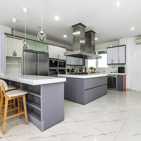 Casa Familiar 9 Pax, Smart Tv, Centro, Playa, Cafe, Ac Valenza